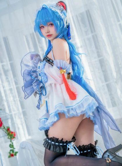 欧美亚洲另类制服自拍_4K在线视频观看