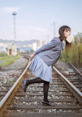 小情侣第一次啪啪全程偷拍_4K手机在线观看